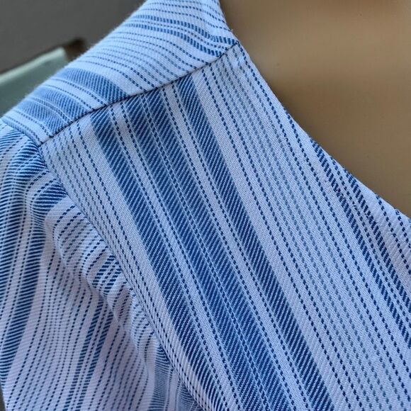 Express Blue And White Striped Tie Front Top Size Large Short Sleeve Cropped - Picture 5 of 12